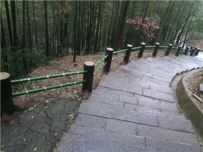 護(hù)欄安裝竣工后上下端的平直度